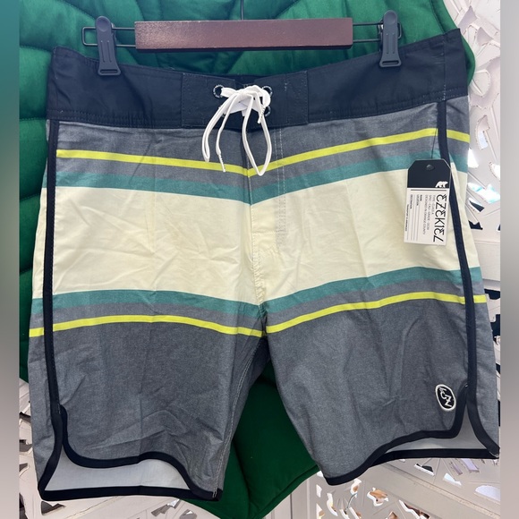 NWT Mens Ezekiel boardshorts surf shorts. Multi stripe. Grey black green